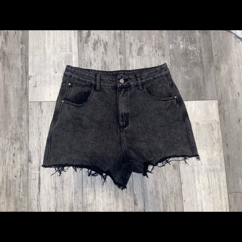 Nasty Gal Black/Gray Washed Distressed Shorts 🖤🐝